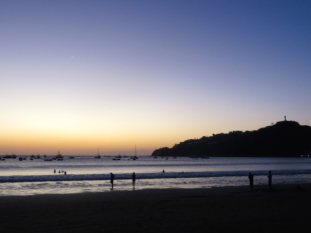 Stimmungsvoll und in wundervollen Farben präsentiert sich der Sonnenuntergang in San Juan del Sur.